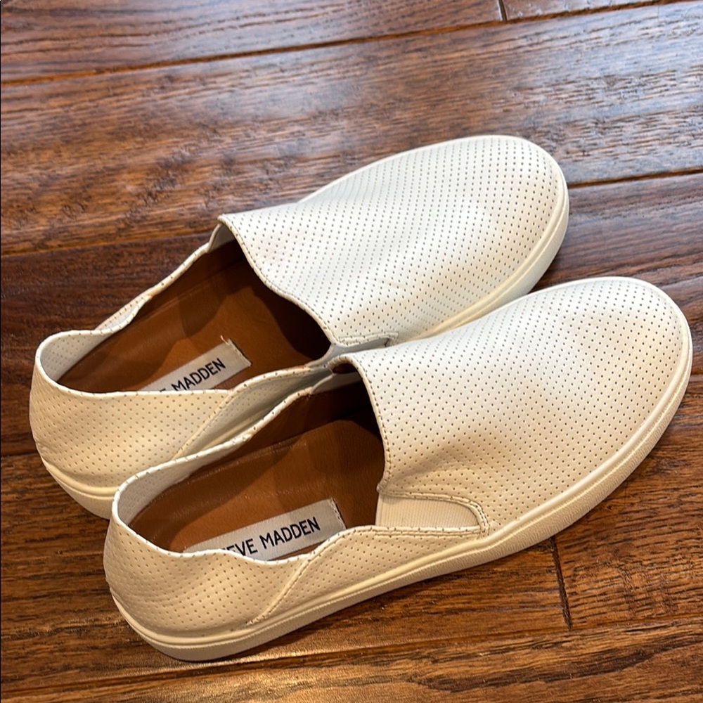 Steve Madden White Flats Canvas Slip-On